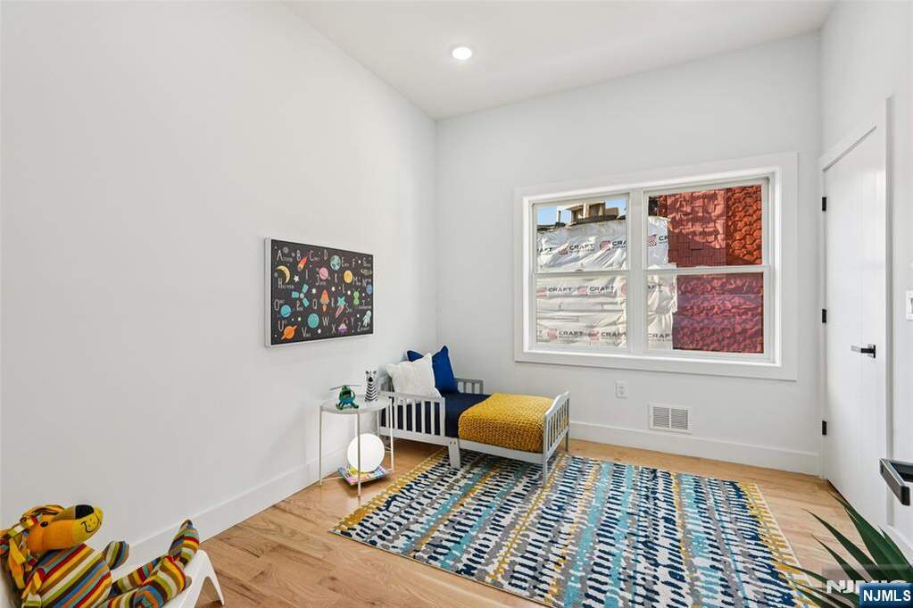 4 Bedroom Apartment/Flat's Image 19