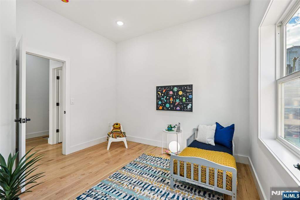 4 Bedroom Apartment/Flat's Image 20