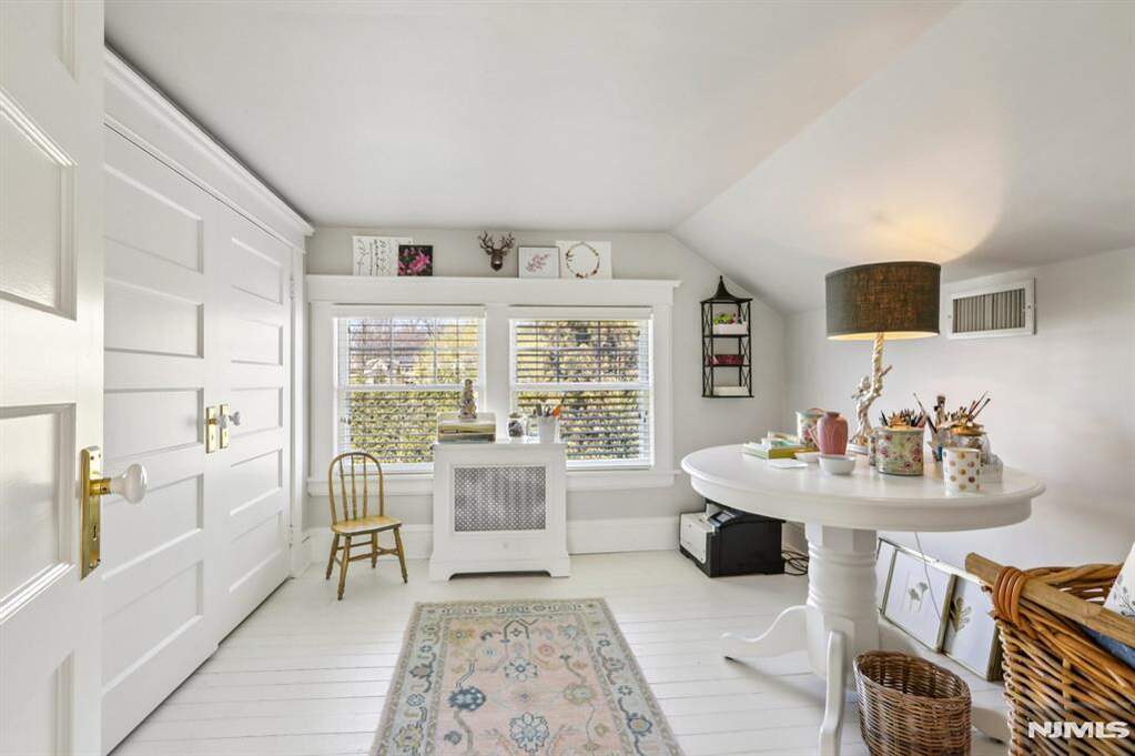 5 Bedroom Single Family Home/House's Image 25