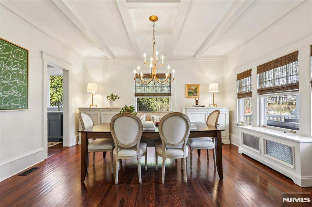 5 Bedroom Single Family Home/House's Image 4