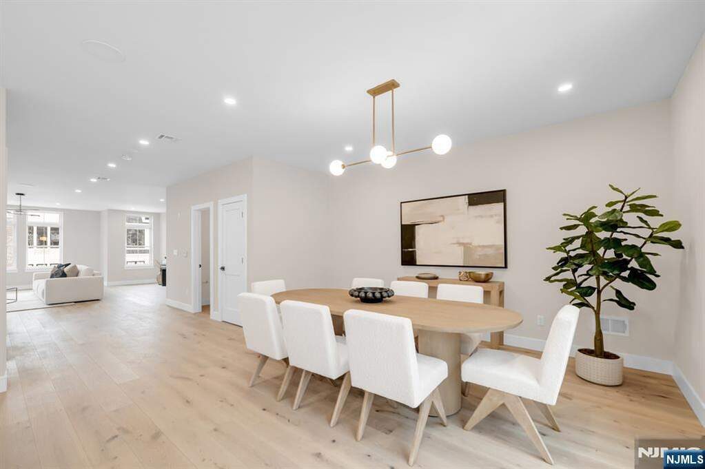 3 Bedroom Villa/Townhouse's Image 10