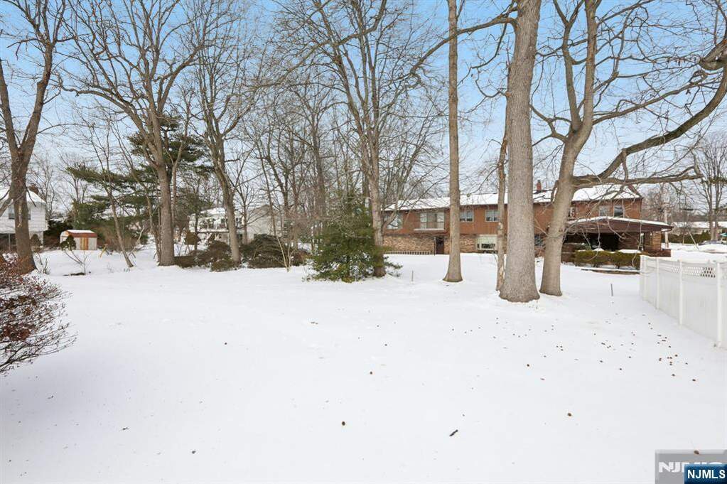 3 Bedroom Single Family Home/House's Image 16