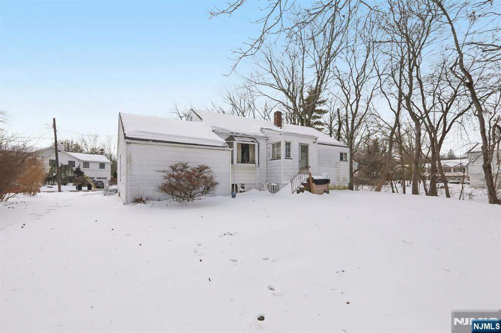 3 Bedroom Single Family Home/House's Image 17