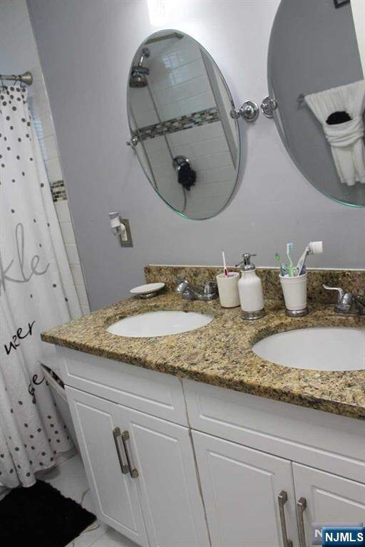 7 Bedroom Multi Unit's Image 8