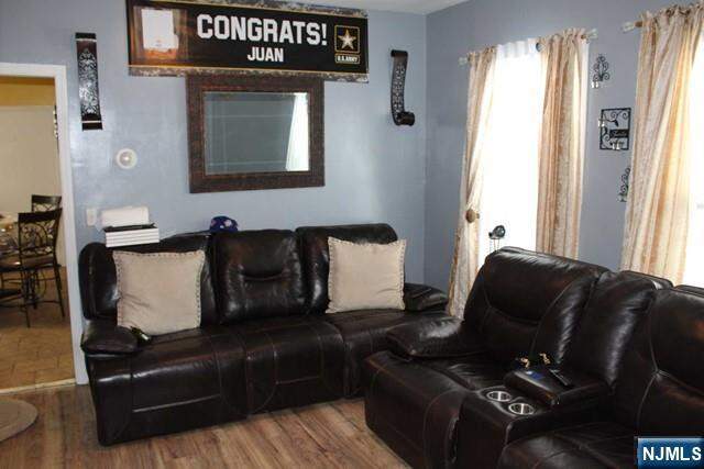 7 Bedroom Multi Unit's Image 17