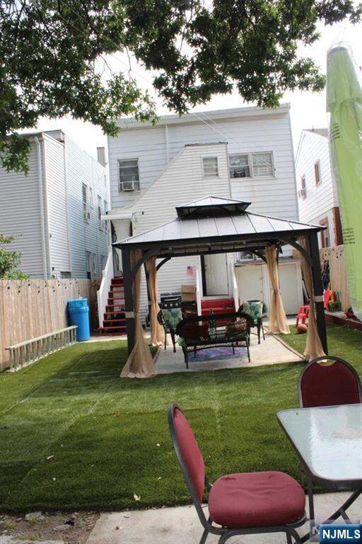 7 Bedroom Multi Unit's Image 32