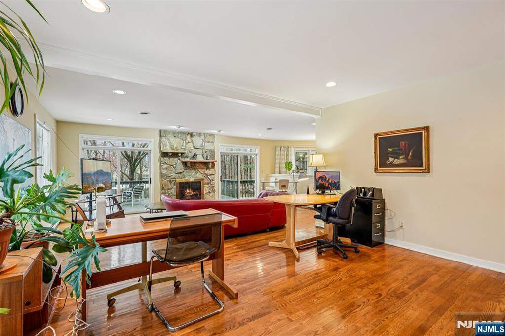 5 Bedroom Single Family Home/House's Image 13