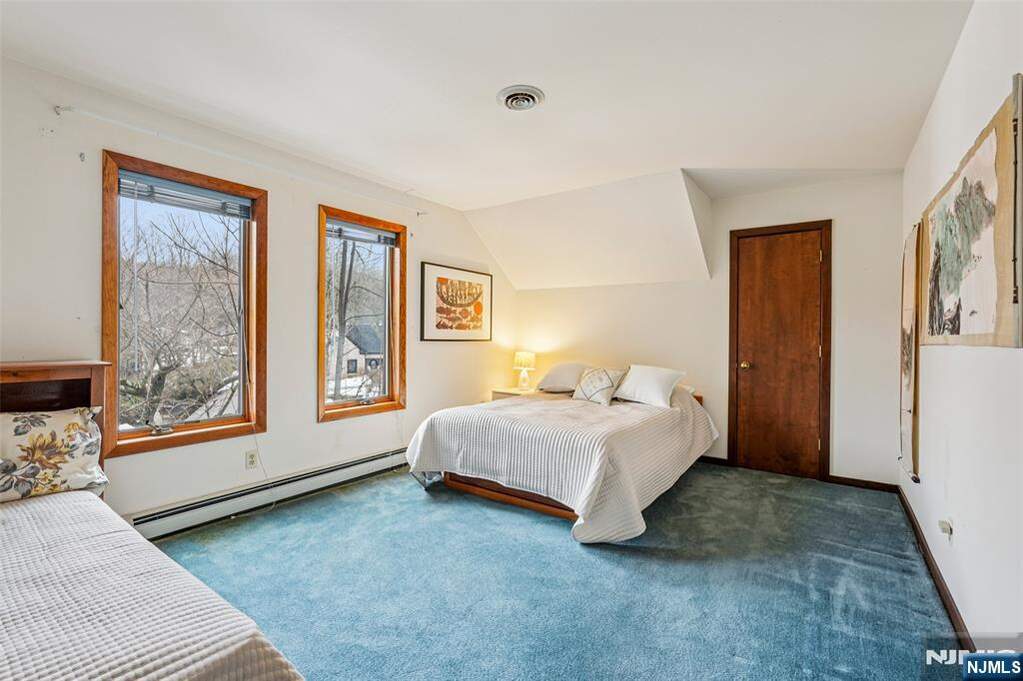 5 Bedroom Single Family Home/House's Image 20