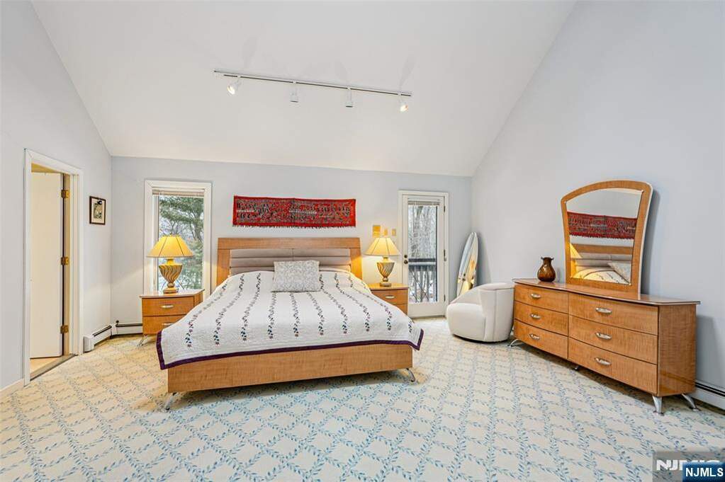 5 Bedroom Single Family Home/House's Image 21