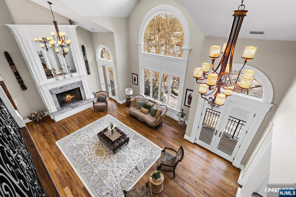 5 Bedroom Single Family Home/House's Image 22