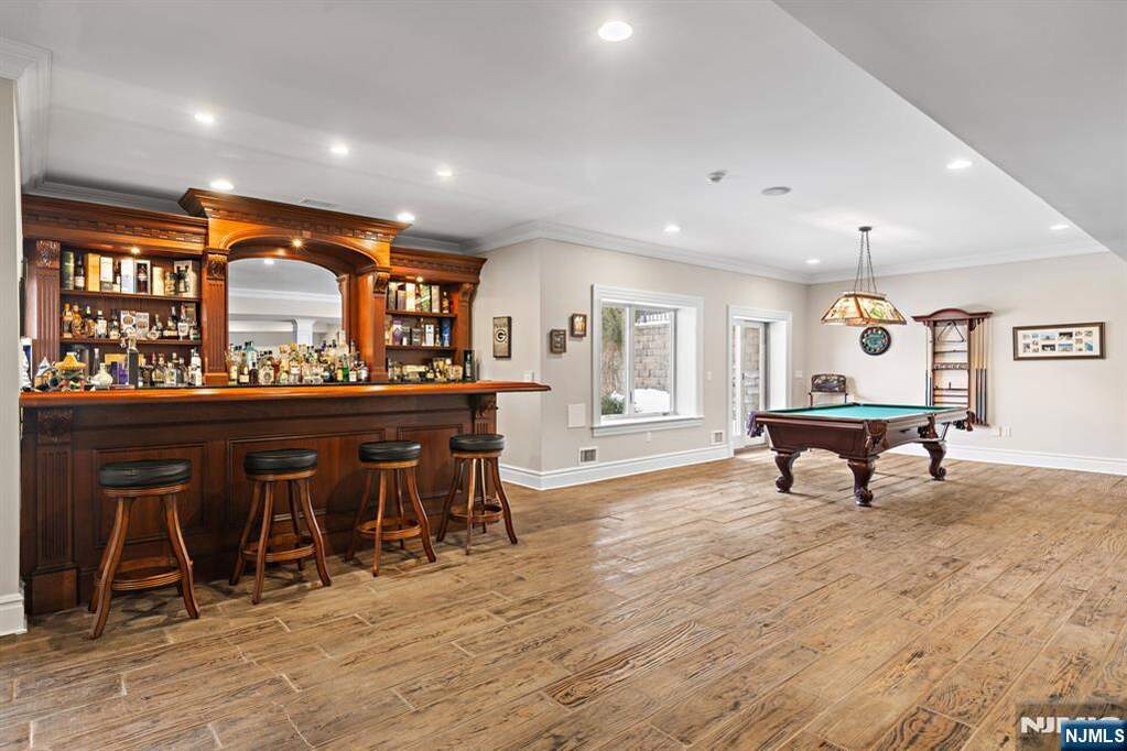 5 Bedroom Single Family Home/House's Image 33