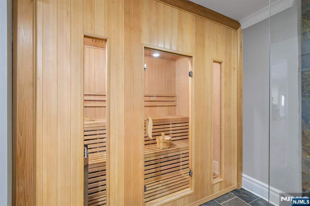 5 Bedroom Single Family Home/House's Image 37