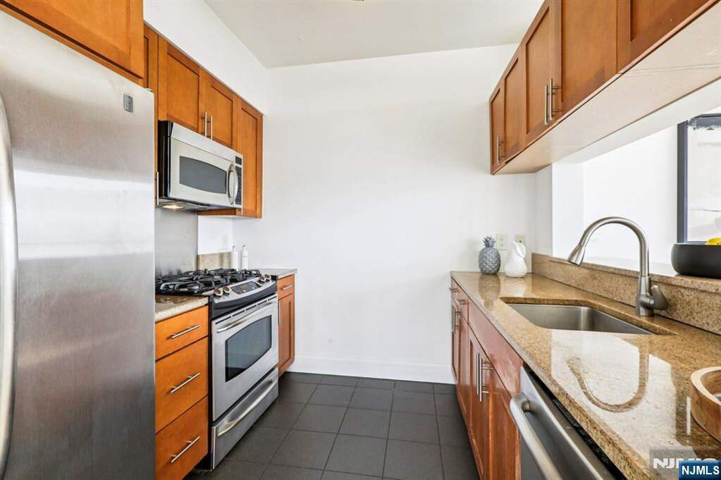 2 Bedroom Apartment/Flat's Image 8