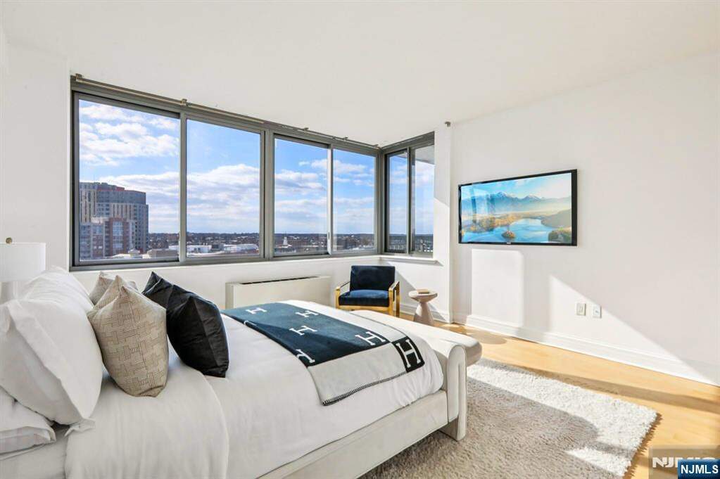 2 Bedroom Apartment/Flat's Image 11