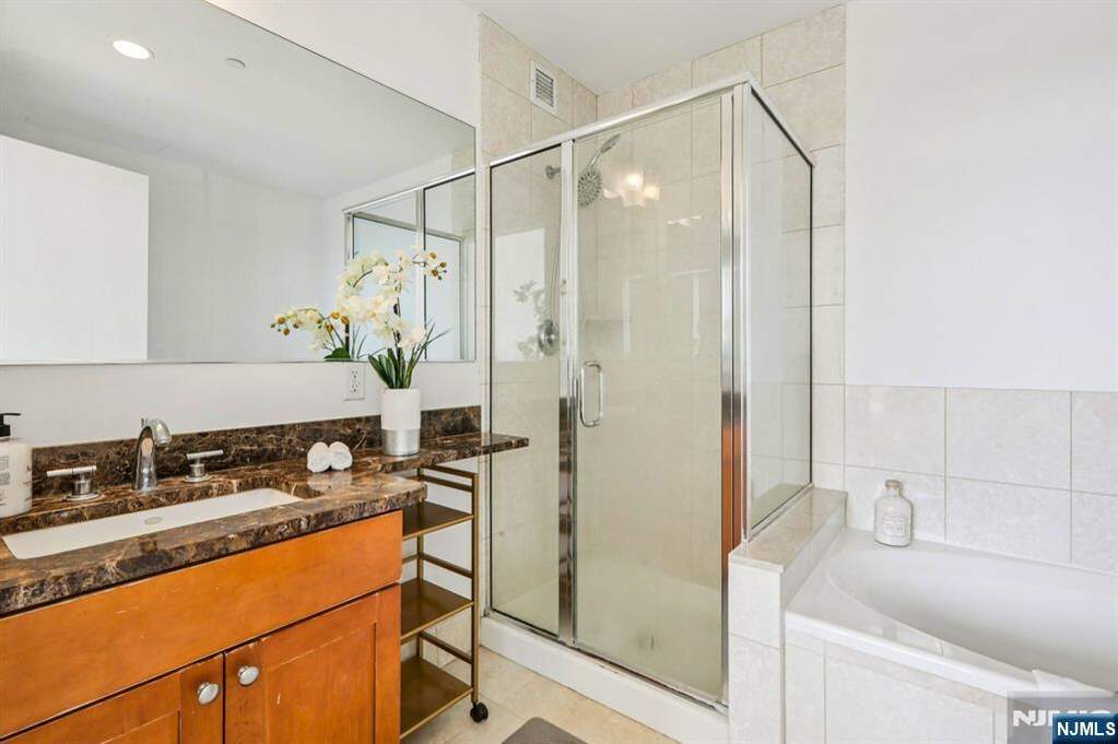 2 Bedroom Apartment/Flat's Image 12