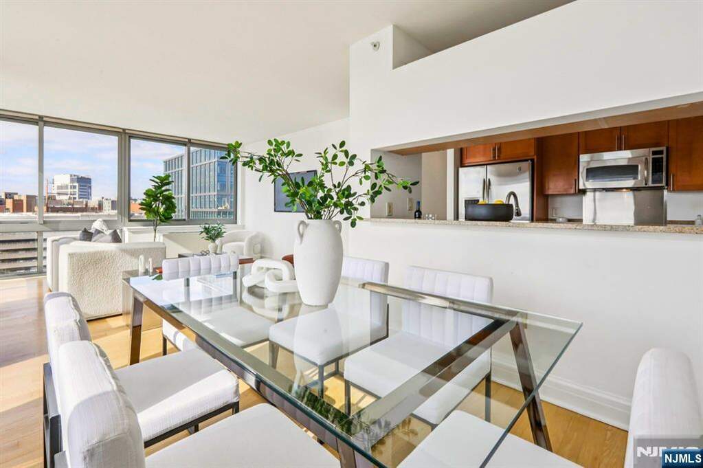 2 Bedroom Apartment/Flat's Image 5