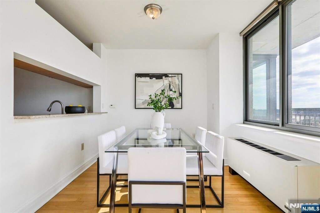 2 Bedroom Apartment/Flat's Image 6