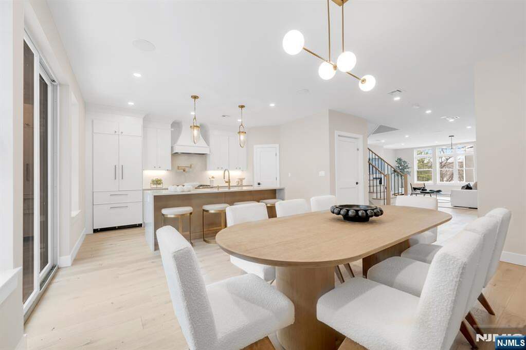 3 Bedroom Villa/Townhouse's Image 8