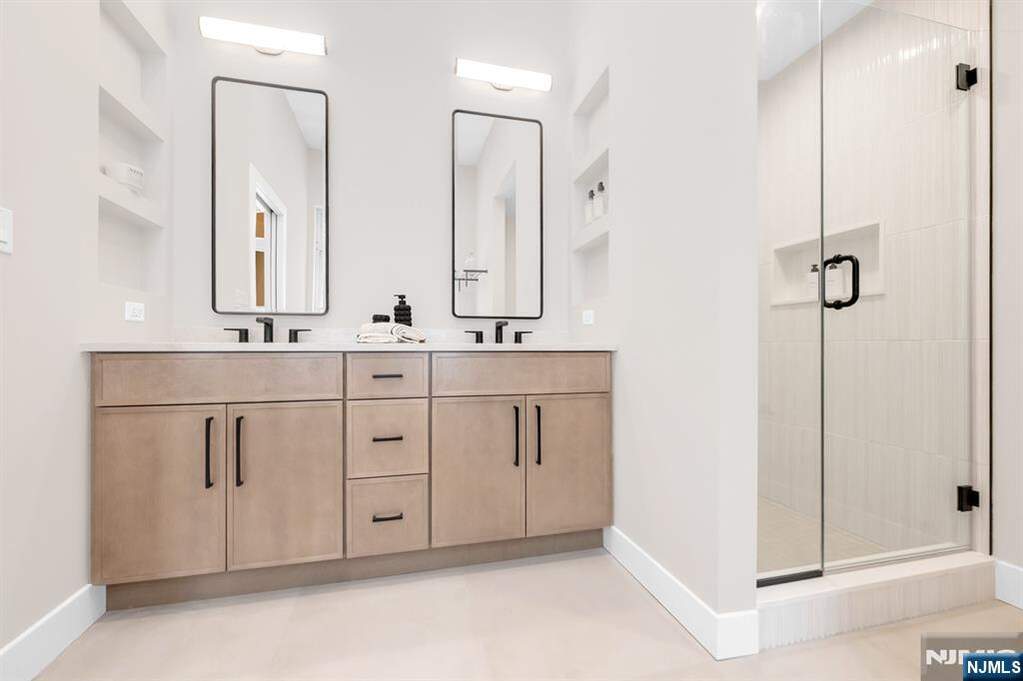 3 Bedroom Villa/Townhouse's Image 18