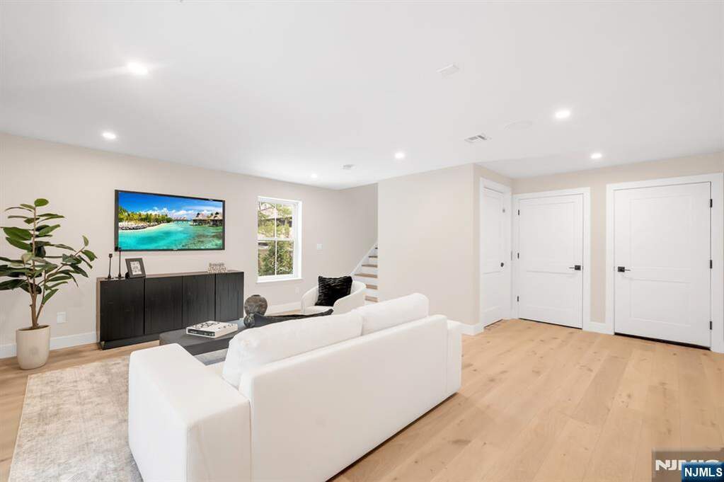 3 Bedroom Villa/Townhouse's Image 28