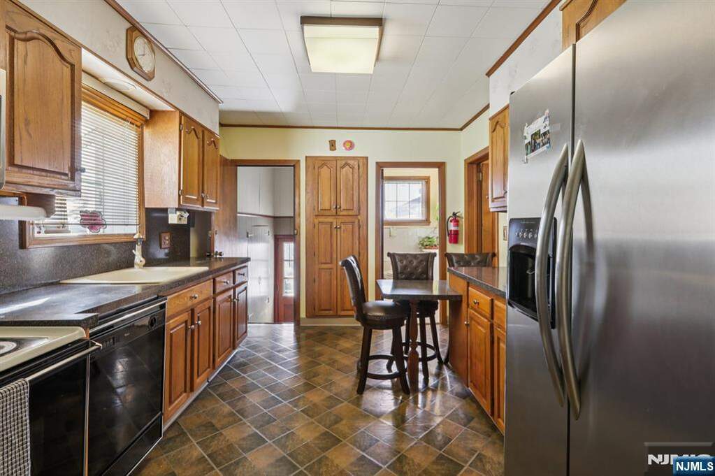 3 Bedroom Single Family Home/House's Image 10