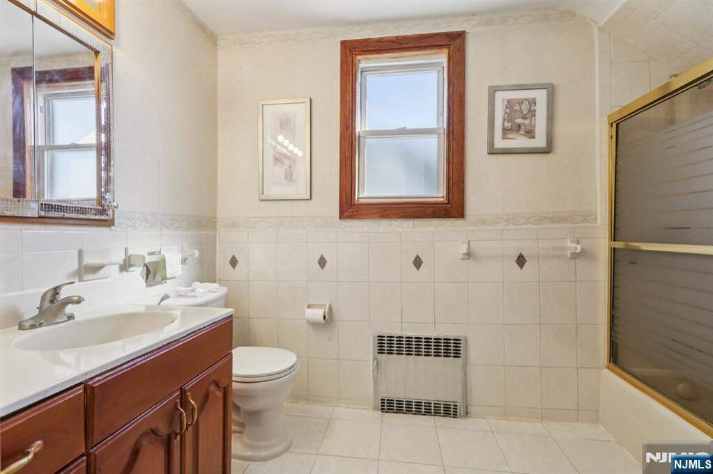 3 Bedroom Single Family Home/House's Image 20