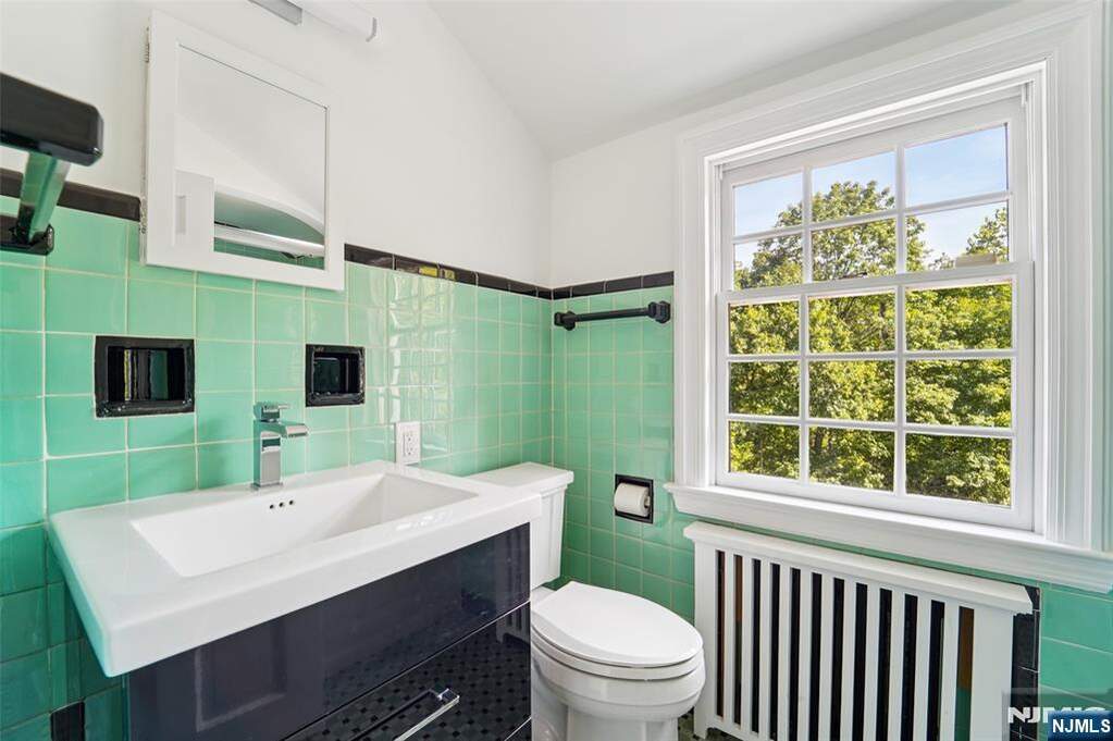 4 Bedroom Single Family Home/House's Image 11