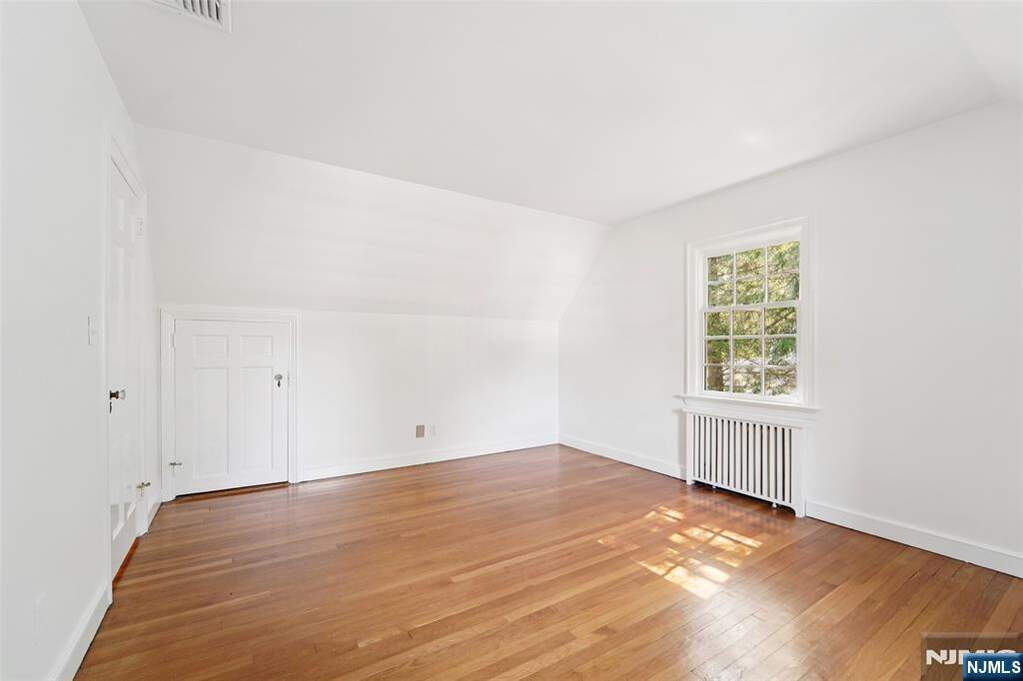 4 Bedroom Single Family Home/House's Image 14