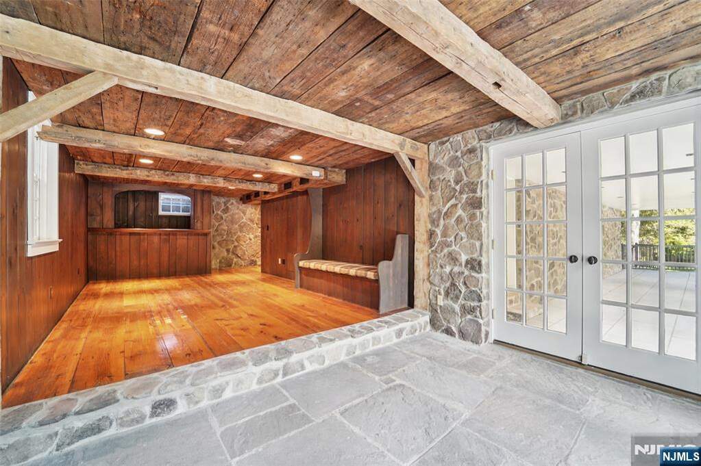 4 Bedroom Single Family Home/House's Image 22