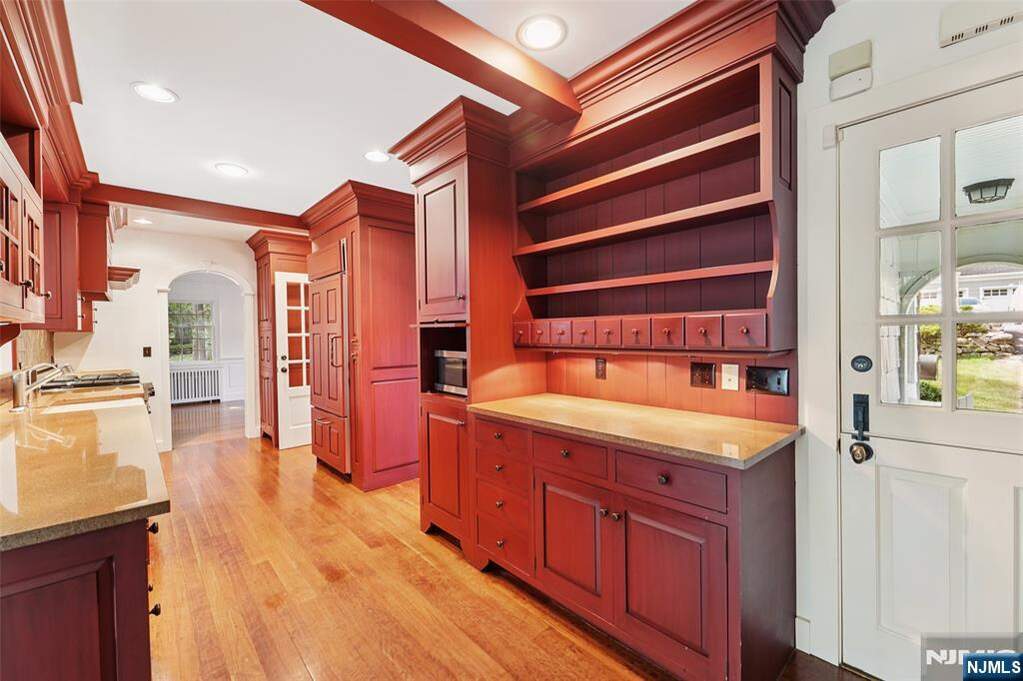 4 Bedroom Single Family Home/House's Image 5