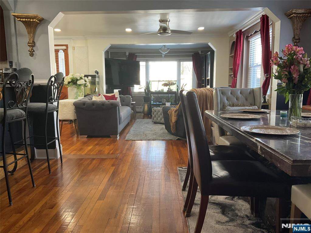 4 Bedroom Single Family Home/House's Image 8