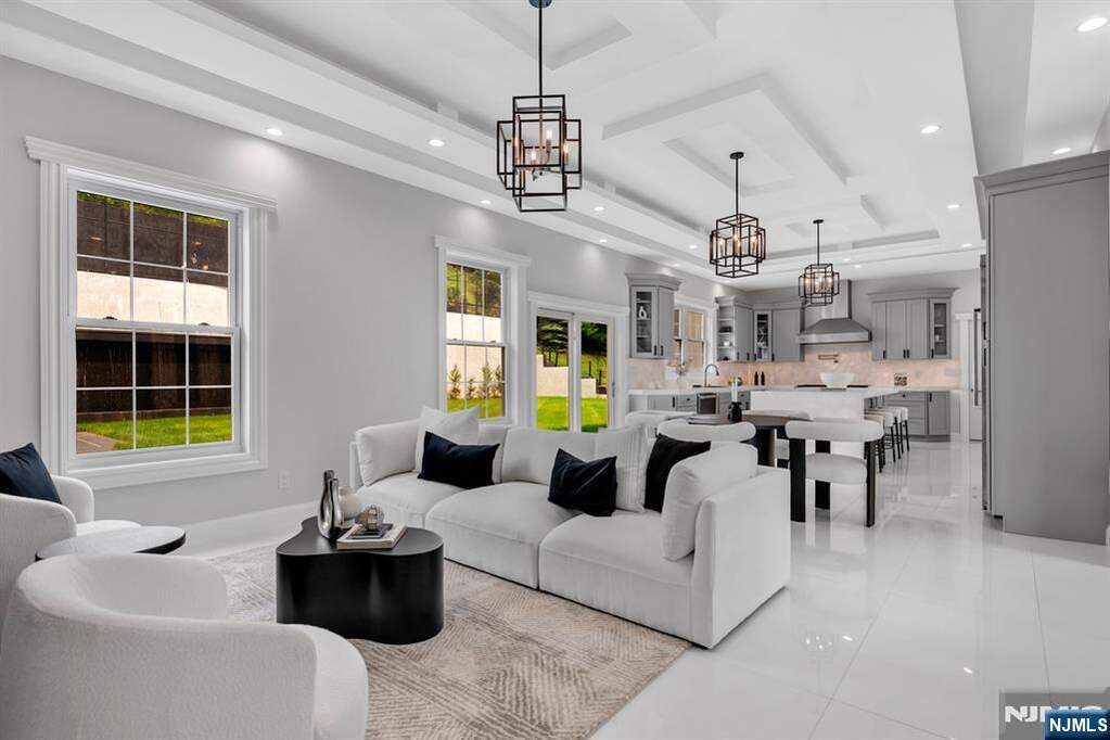5 Bedroom Single Family Home/House's Image 16