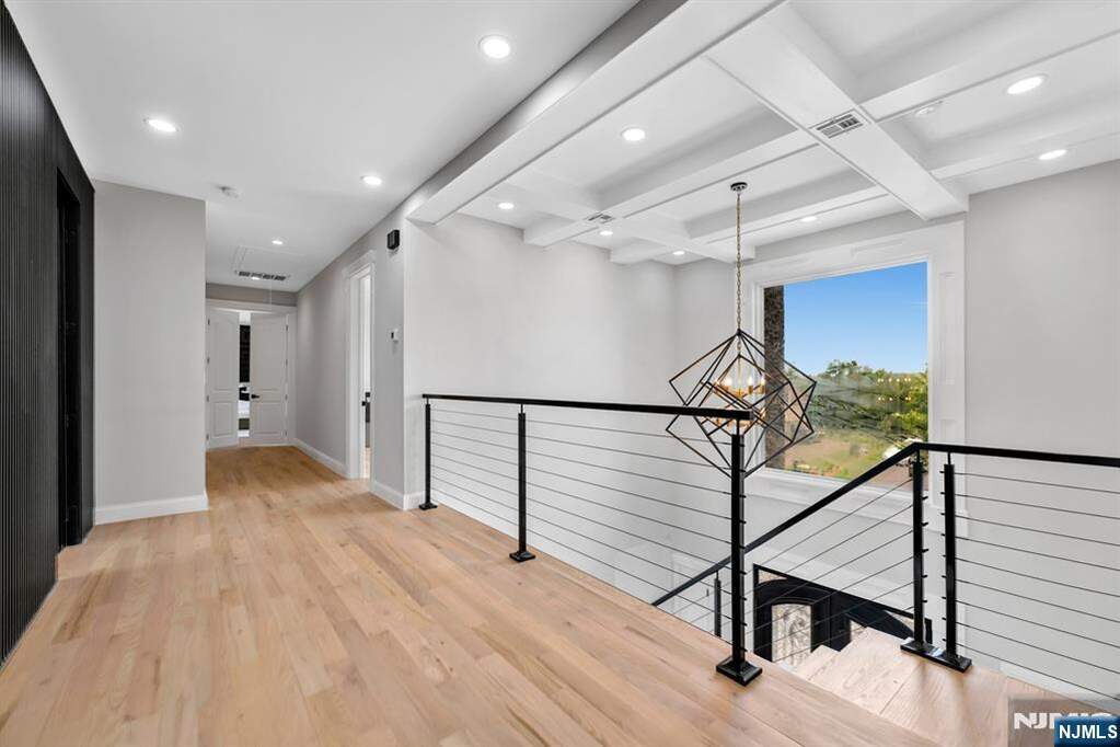 5 Bedroom Single Family Home/House's Image 18