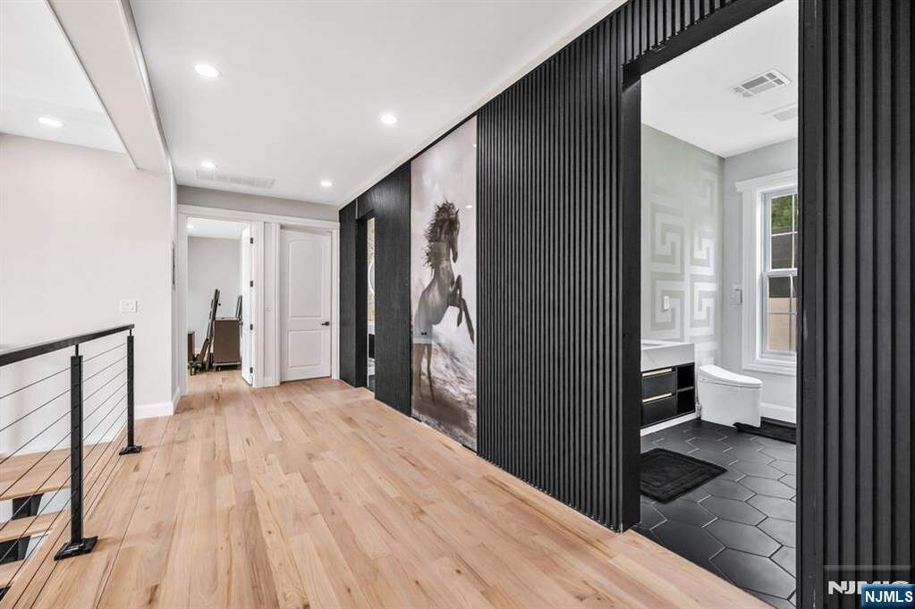5 Bedroom Single Family Home/House's Image 19