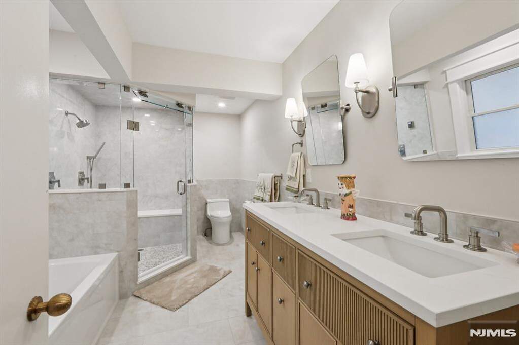 4 Bedroom Single Family Home/House's Image 10