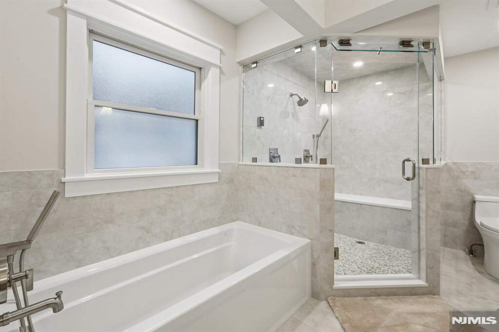 4 Bedroom Single Family Home/House's Image 11