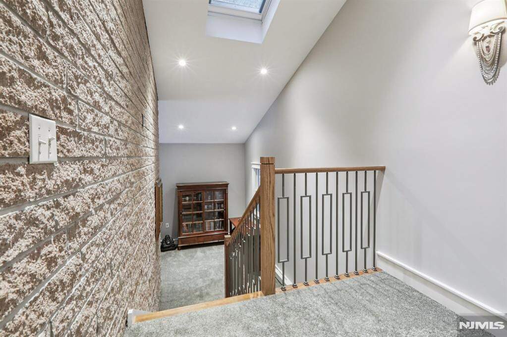 4 Bedroom Single Family Home/House's Image 19