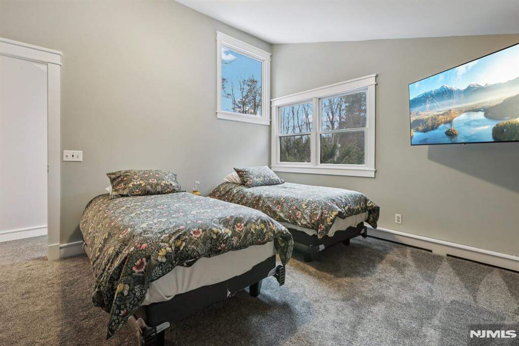 4 Bedroom Single Family Home/House's Image 23