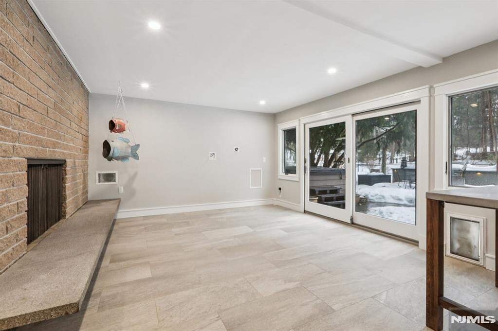 4 Bedroom Single Family Home/House's Image 27