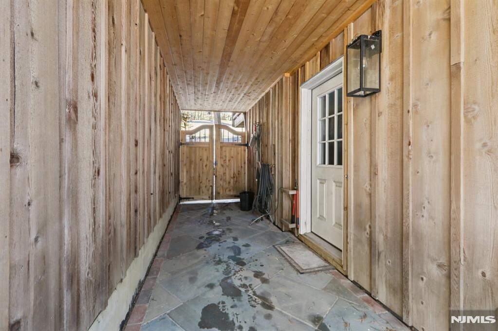4 Bedroom Single Family Home/House's Image 32