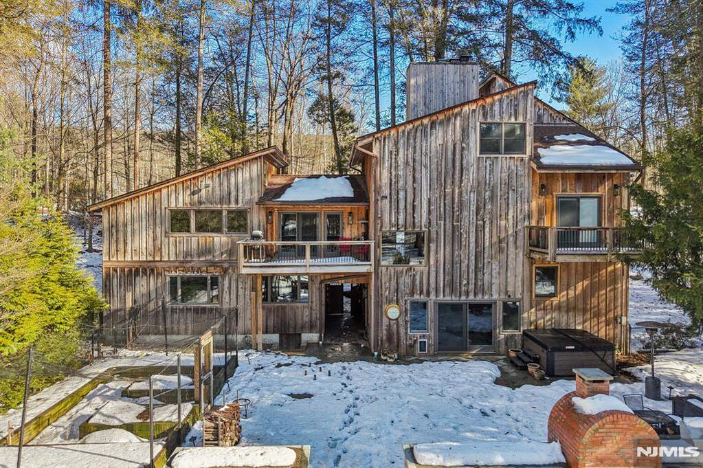 4 Bedroom Single Family Home/House's Image 35