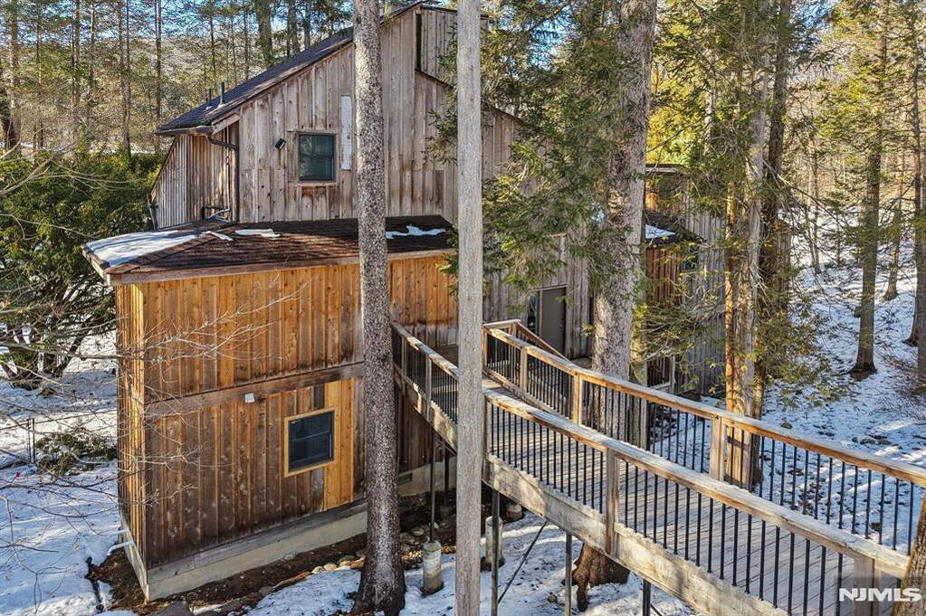 4 Bedroom Single Family Home/House's Image 39