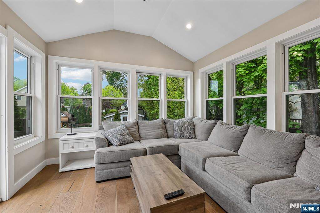 4 Bedroom Single Family Home/House's Image 10