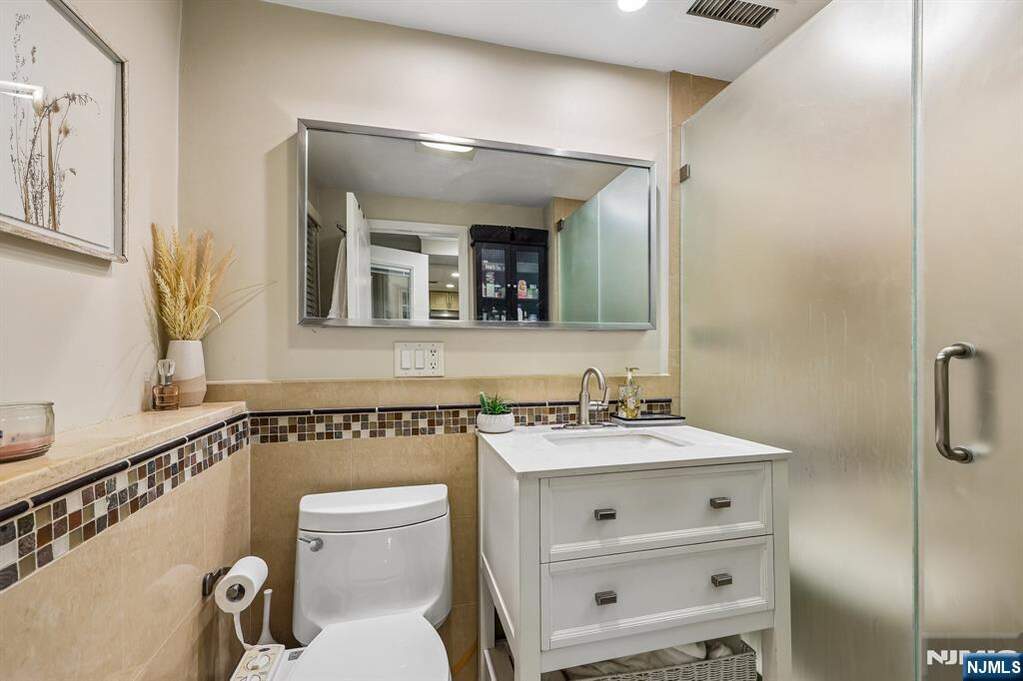 4 Bedroom Single Family Home/House's Image 17