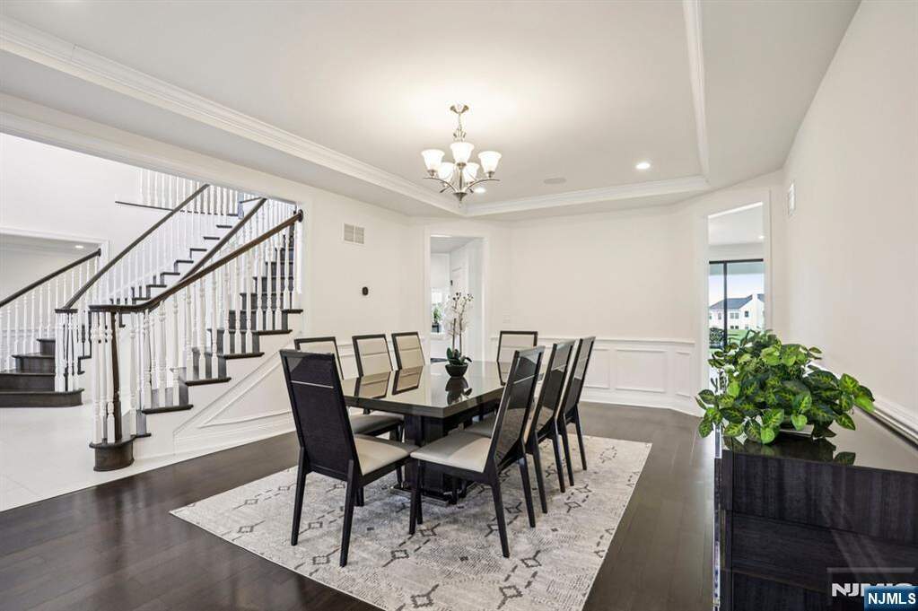 5 Bedroom Single Family Home/House's Image 20
