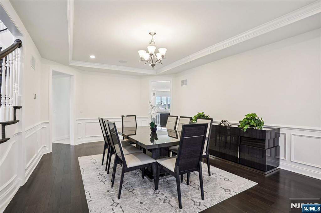 5 Bedroom Single Family Home/House's Image 21