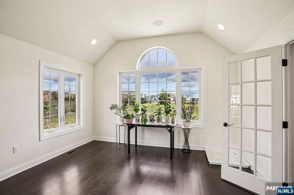 5 Bedroom Single Family Home/House's Image 25