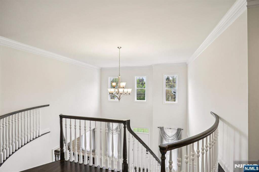 5 Bedroom Single Family Home/House's Image 26