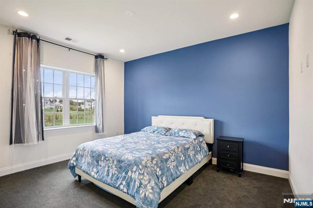 5 Bedroom Single Family Home/House's Image 33