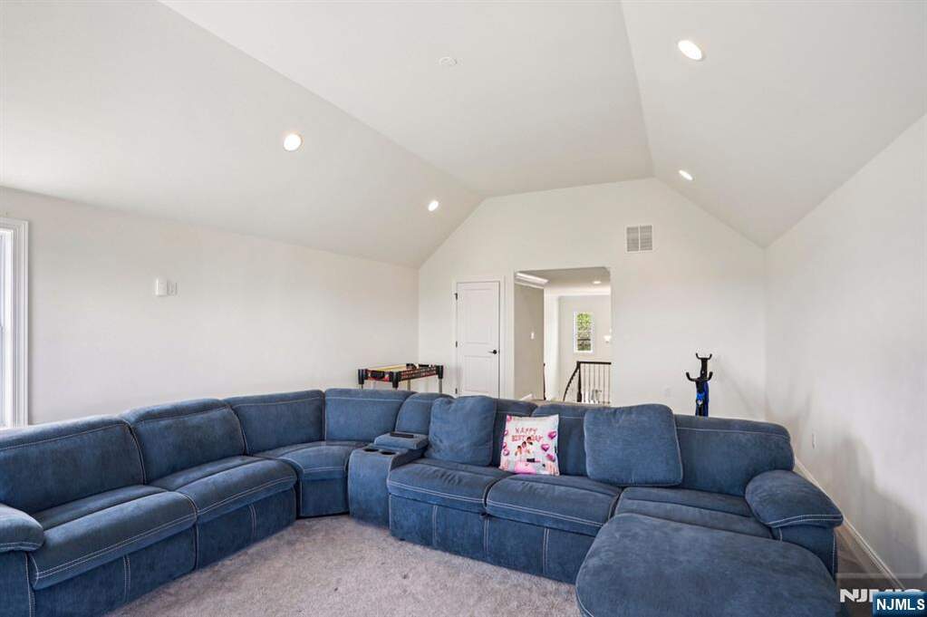 5 Bedroom Single Family Home/House's Image 38
